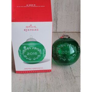Hallmark 2015 Christmas commemorative green ball ornament